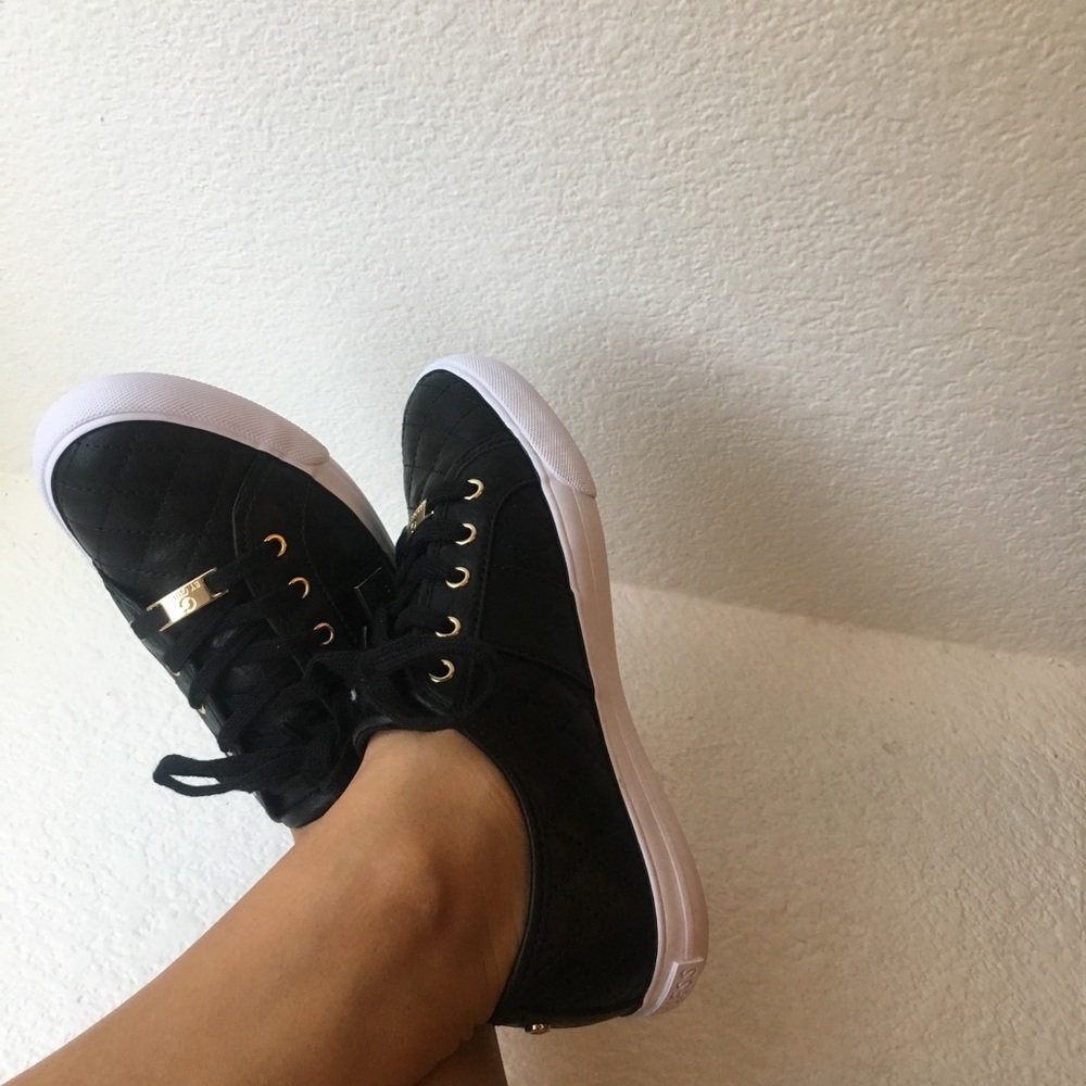 G BY GUESS BACKER LACE UP WOMENS SNEAKERS